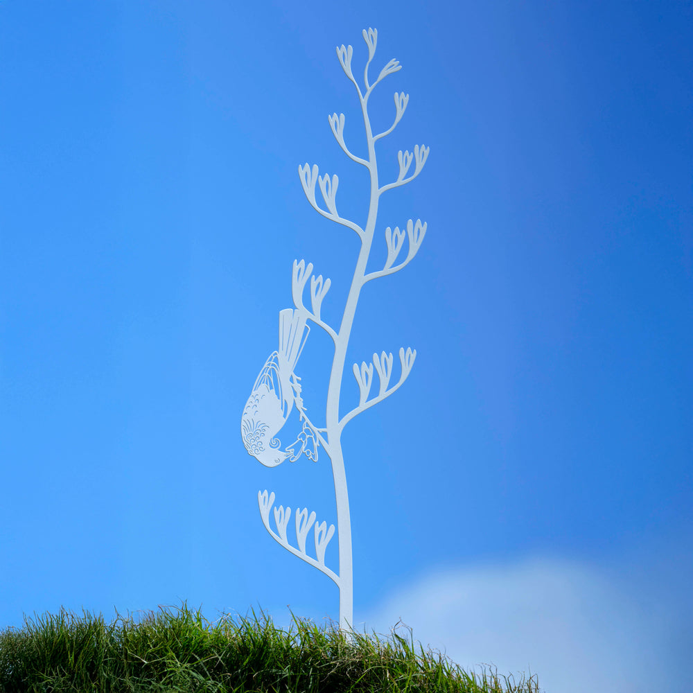 
                      
                        Flax Pod Tui
                      
                    